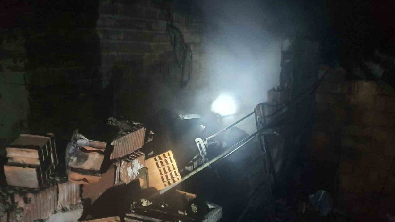 Söğüt'te Elektrik Arızası Nedeniyle Yangın Çıktı