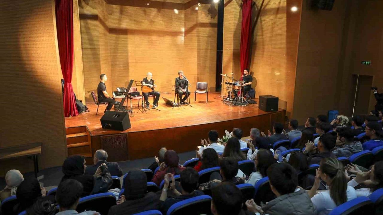 SUBÜ'den Uluslararası Öğrencilere Türk Halk Müziği Konseri