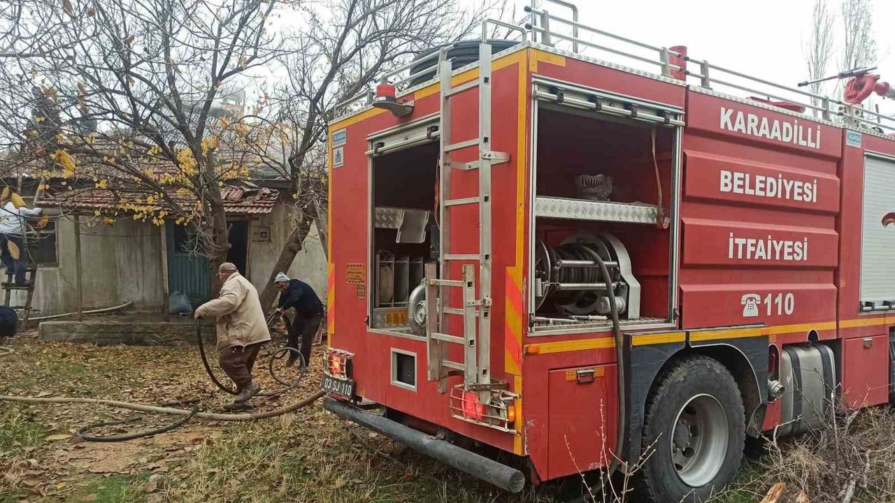 Şuhut'ta Ev Yangını Kontrol Altına Alındı
