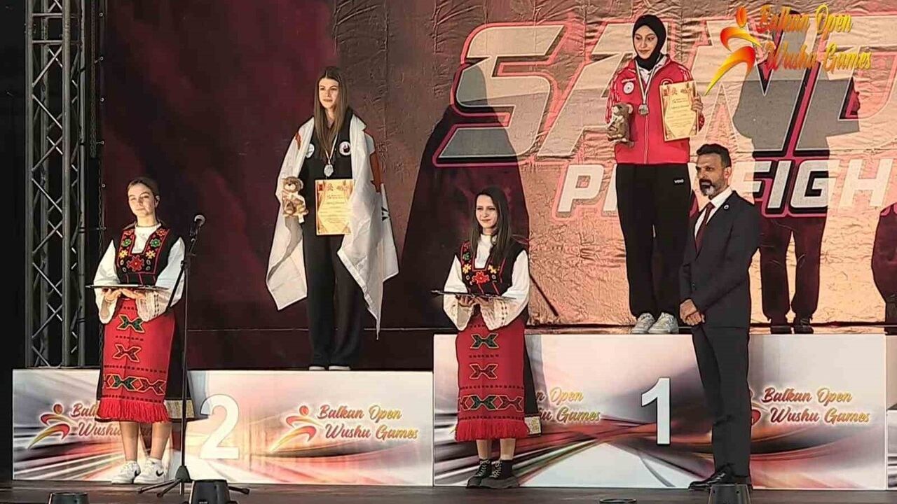 Sultangazili Sporcular Balkan Şampiyonası'nda 3 Altın Madalya Kazandı