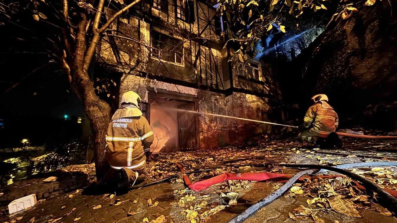 Tarihi Konakta Yangın: 7 Kişi Kurtarıldı