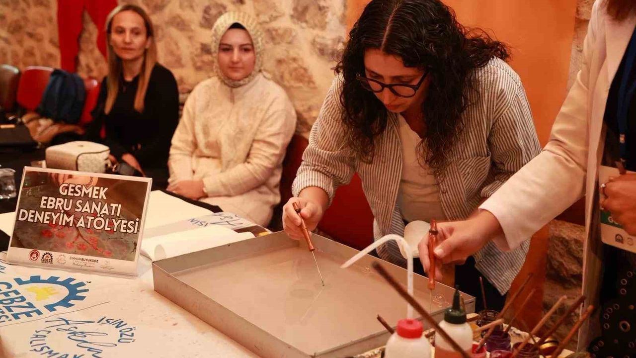 Tarihi Mekanda Ebru Etkinliği Düzenlendi