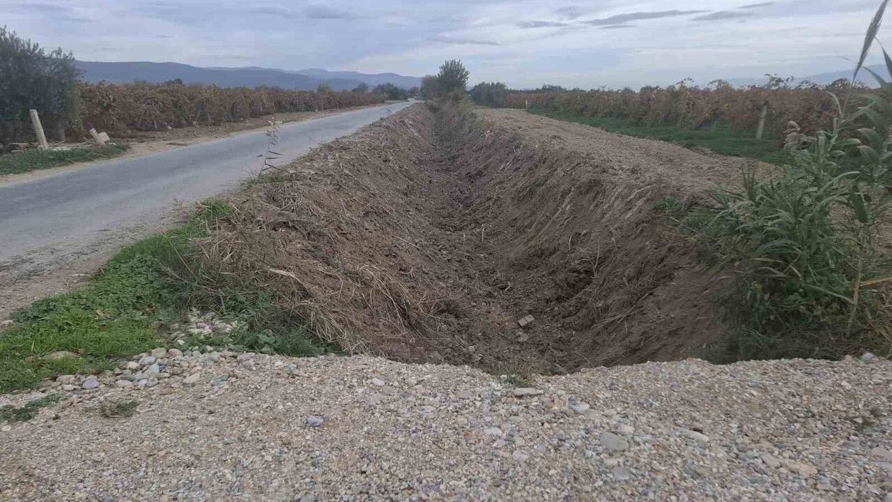 Tarım Arazilerini Taşkınlara Karşı Korumak İçin Temizlik Çalışmaları