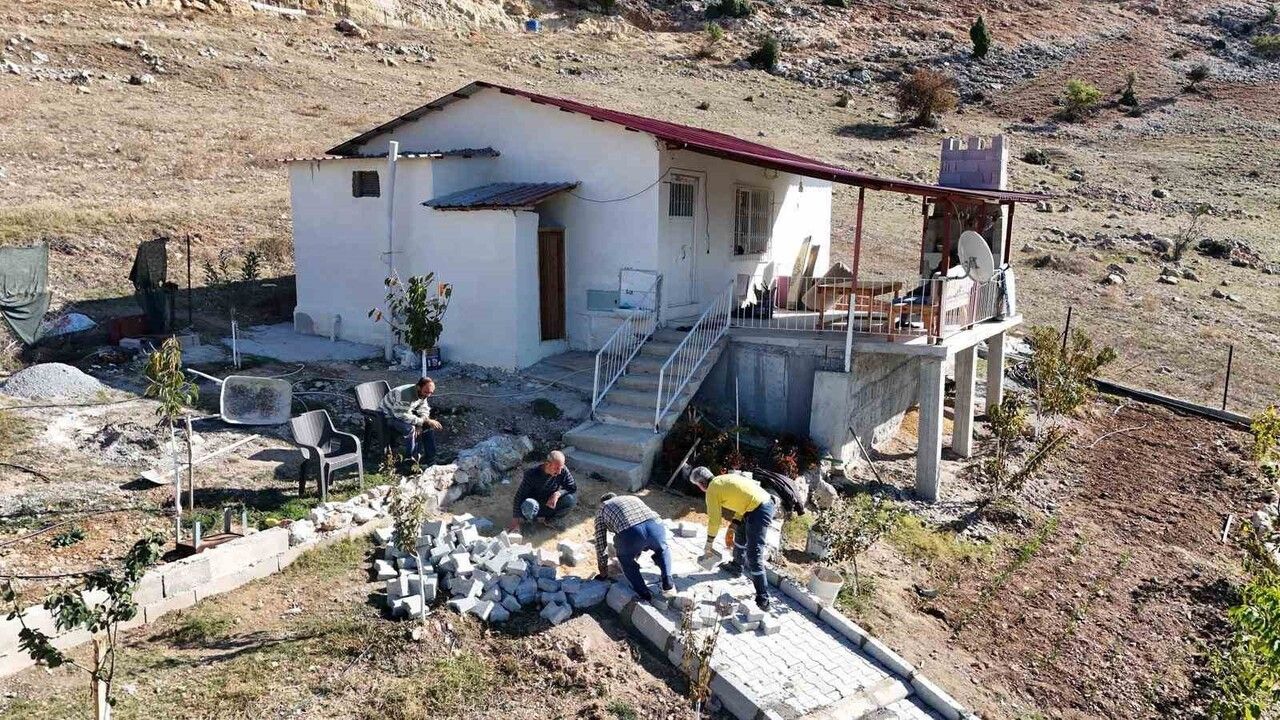 Tarsus’ta Engel Tanımayan Ulaşım İçin Parke Çalışması