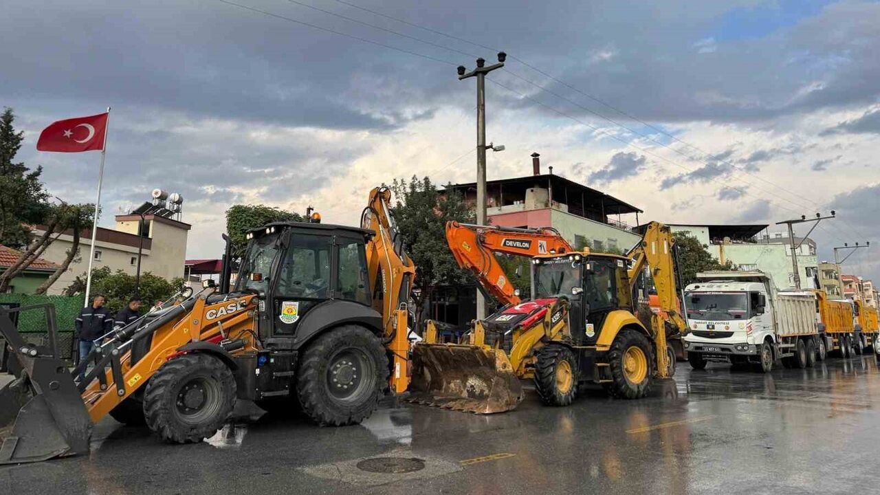 Tarsus'ta Sağanak Yağış Sonrası Hızlı Müdahale