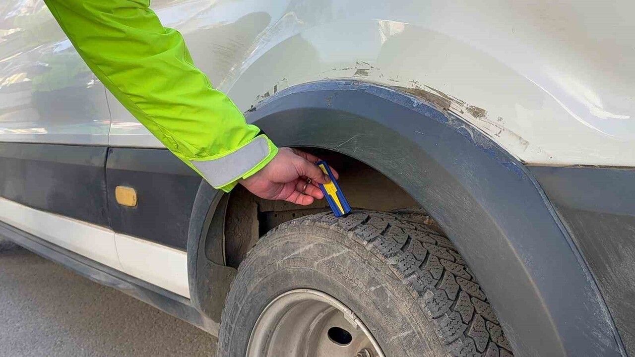 Tatvan'da Kış Lastiği Denetimleri Sürüyor
