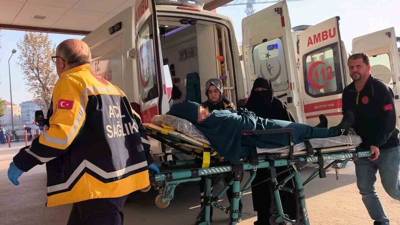 Tavuk Yedikten Sonra Hastaneye Kaldırılan Aile