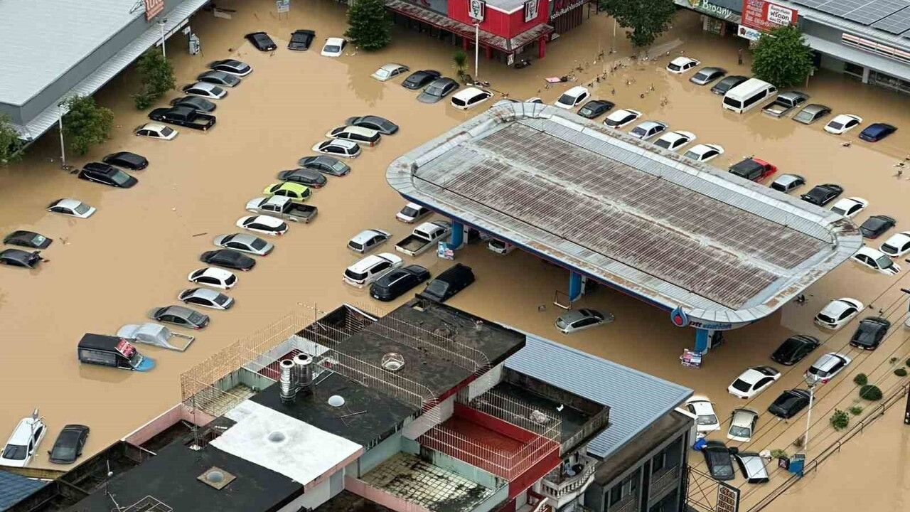 Tayland'da Sel ve Toprak Kayması Felaketi: 18 Kayıp