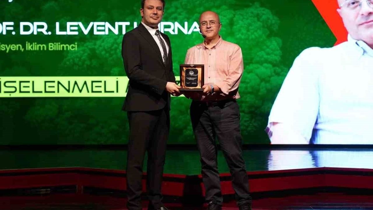 TEDx Istanbul Gelisim University Sürdürülebilirlik Etkinliği Yapıldı