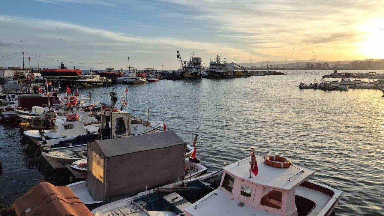 Tekirdağ'da Lodos Fırtınası Balıkçıları Mağdur Etti