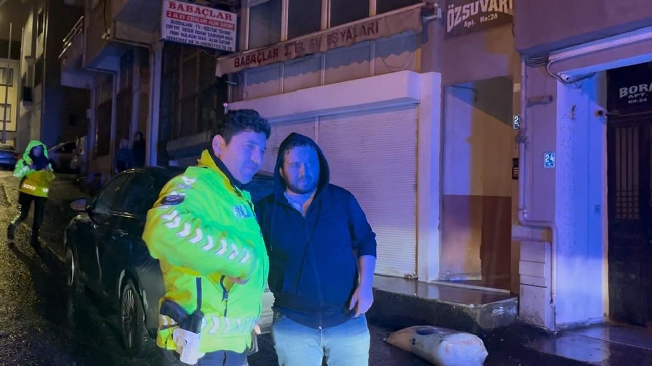 Tekirdağ'da Sağanak Yağışlar Sürücülere Zor Anlar Yaşatıyor