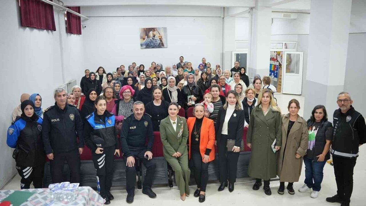 Tekirdağ Emniyeti Annelerle Bilgilendirme Programı Düzenledi