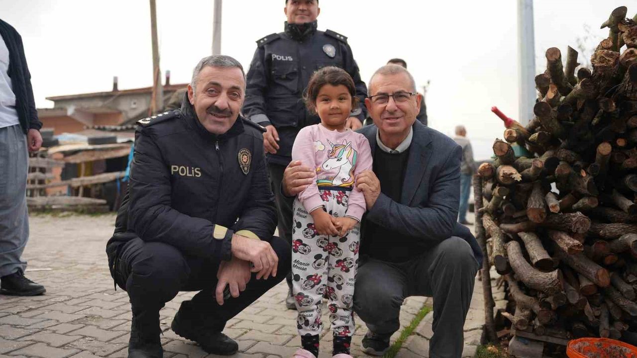 Tekirdağ Emniyeti, Ayaspaşa Mahallesi'nde Güvenlik Toplantısı Düzenledi