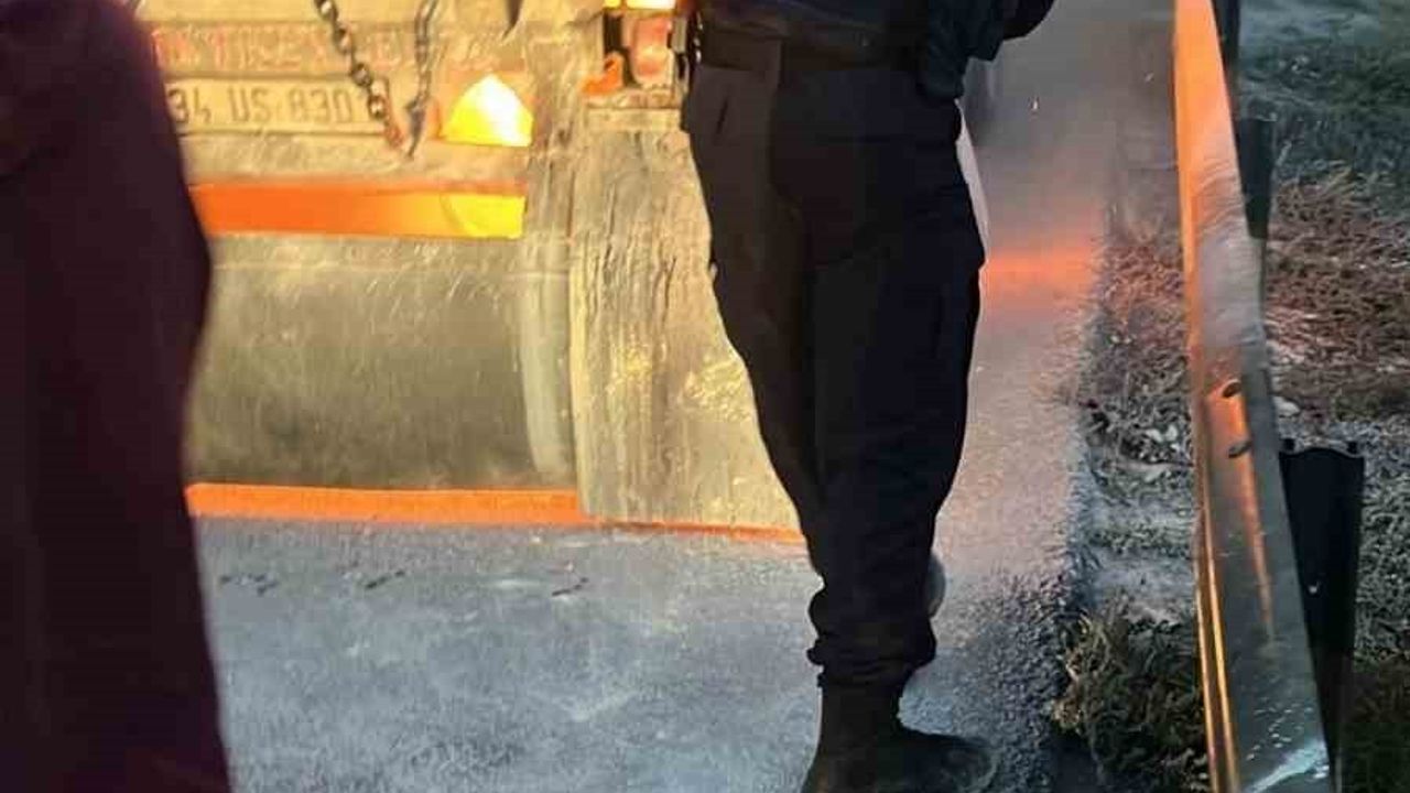 TEM Otoyolu'nda Hafriyat Kamyonu Alev Alev Yandı