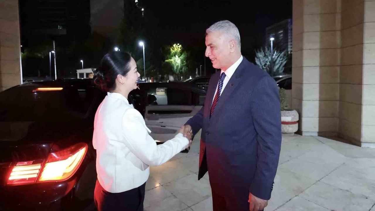 Ticaret Bakanı Ömer Bolat, Kamboçya Ticaret Bakanı ile Görüşme Yaptı