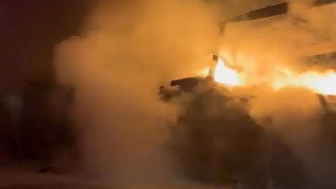 Tır Yangını D-100 Karayolunu 3 Saat Kapattı