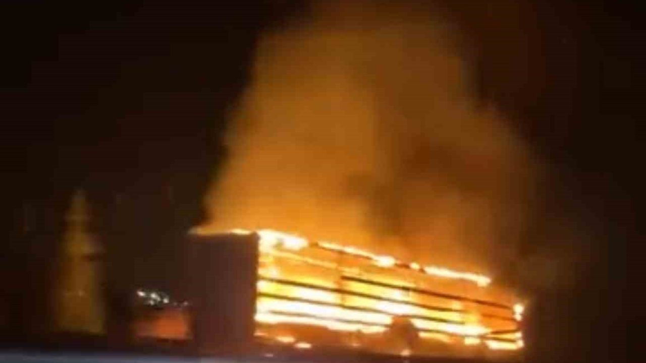 Tır Yangını Tokat'ta Kontrol Altına Alındı