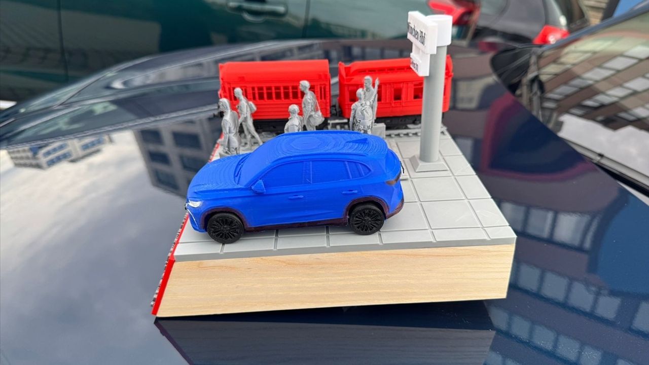 TOGG'un Almanya'daki İlk Teslimatı: Geçmişten Geleceğe Bir Bağ