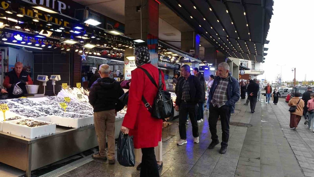 Trabzon'da Hamsi Bolluğu: Fiyatlar Düşüyor