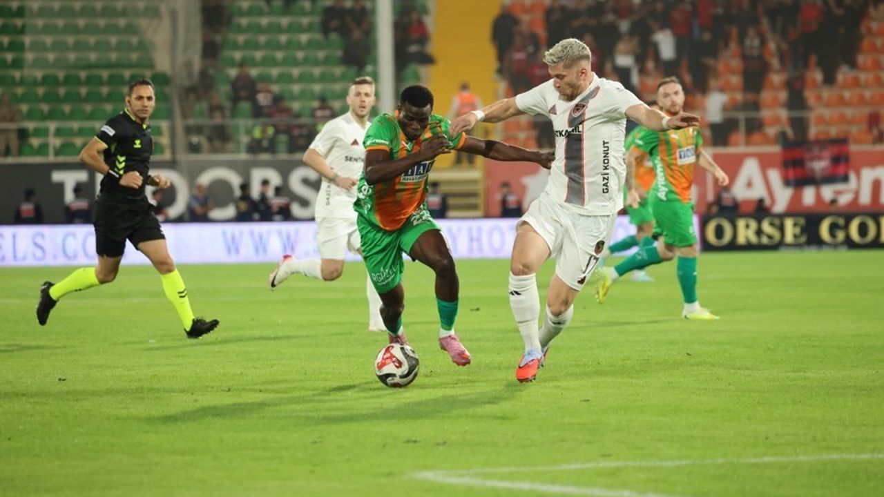 Trendyol Süper Lig: Alanyaspor ve Gaziantep FK, İlk Yarıda Berabere Kaldı