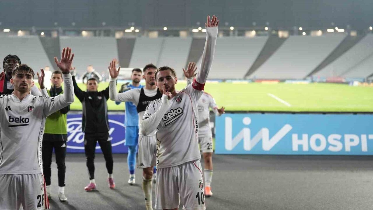 Trendyol Süper Lig: Beşiktaş, Fatih Karagümrük'ü 2-0 Geçti