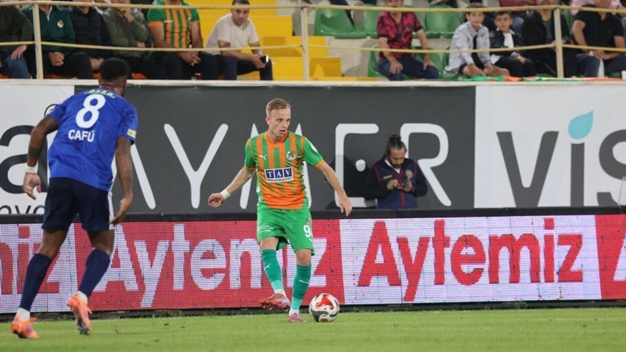 Trendyol Süper Lig'de Alanyaspor, Kasımpaşa'ya 2-1 Kaybetti