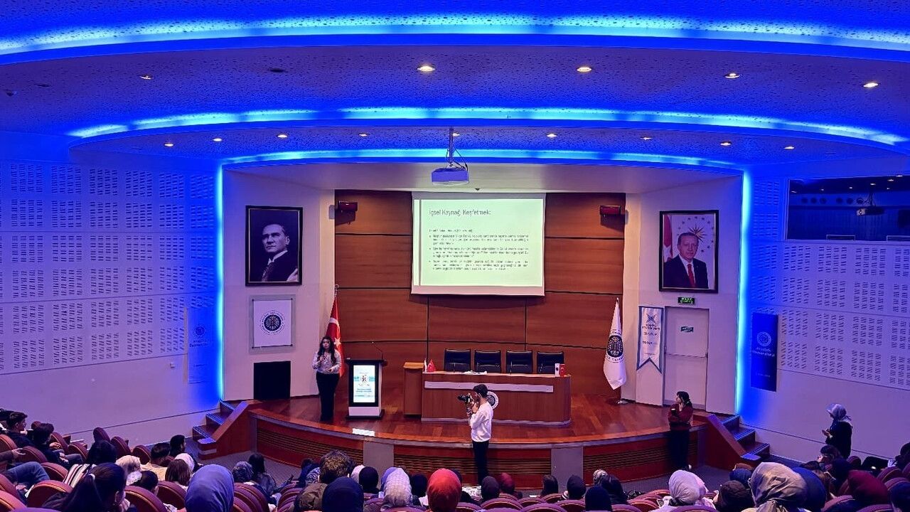 TÜGVA'dan Gençlere Umut Veren Söyleşi