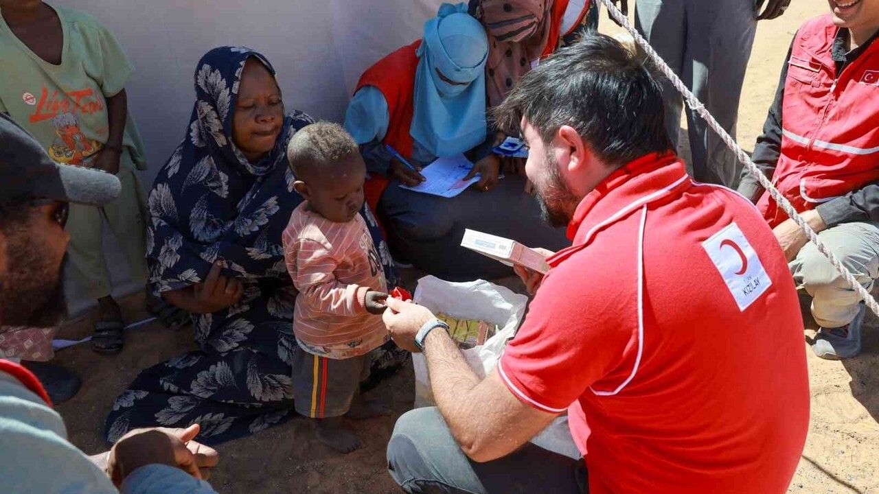 Türk Kızılay Sudan İçin Yardım Faaliyetlerini Artırdı