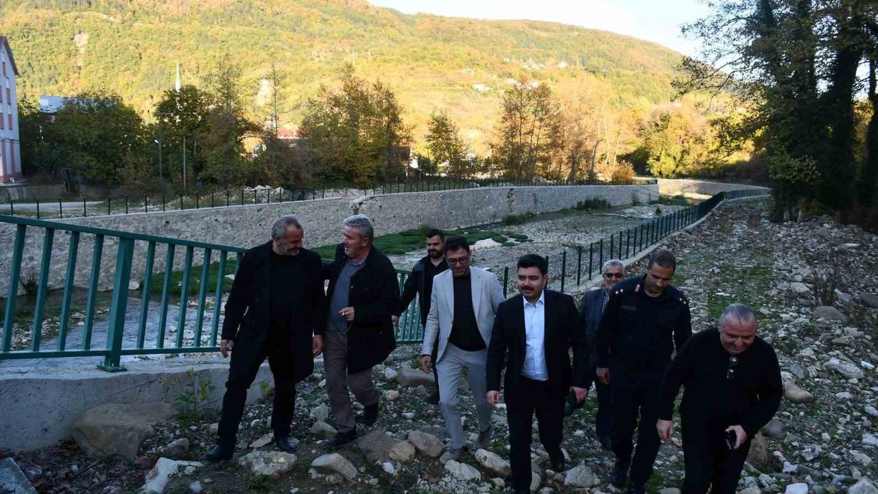 Türkeli Kaymakamı Yol Tahribatını Yerinde İnceledi