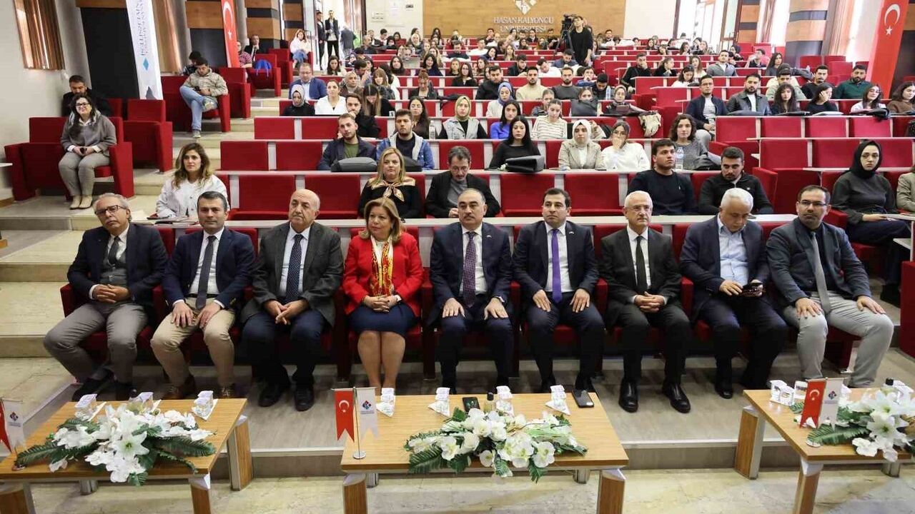 Türkiye ve Azerbaycan Arasındaki Stratejik Ortaklık HKÜ'de Konuşuldu