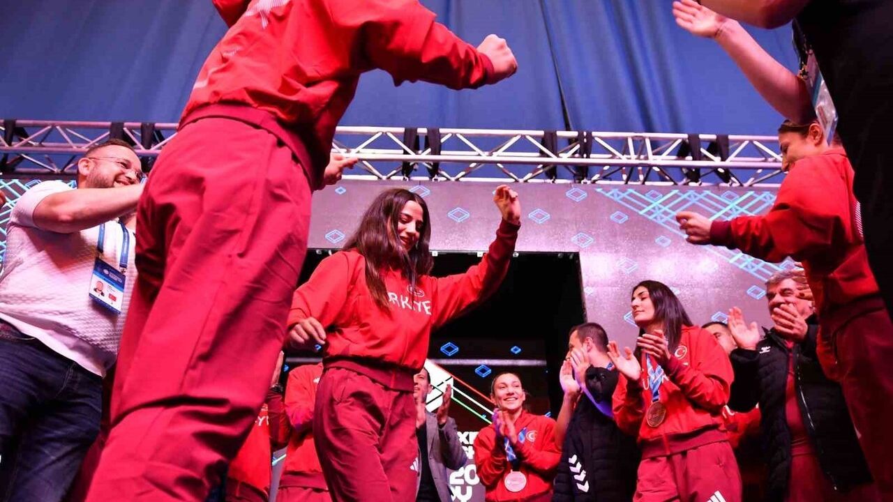 U23 Avrupa Boks Şampiyonası'nda Millilerden Tarihi Zafer