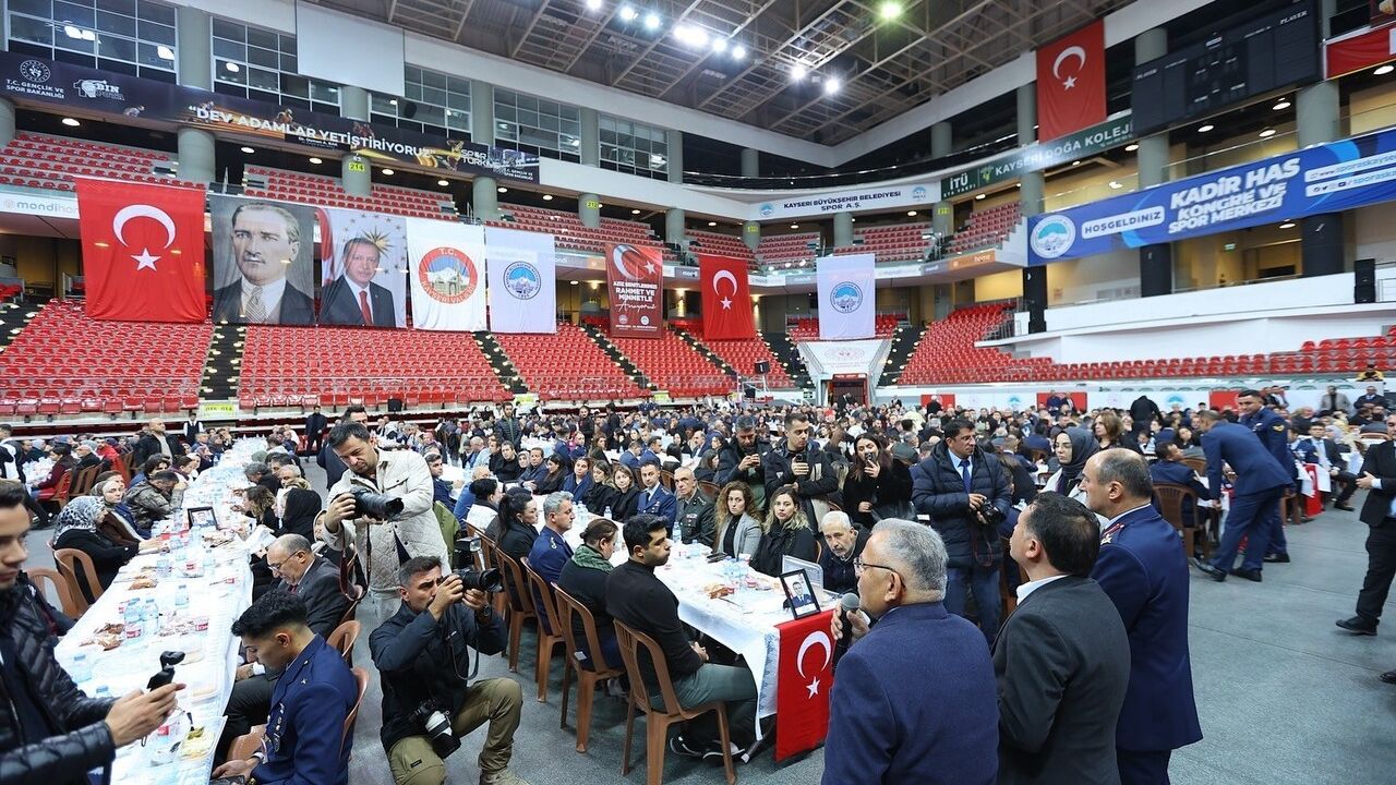 Uçak Kazasında Şehit Olan Askerler Anıldı