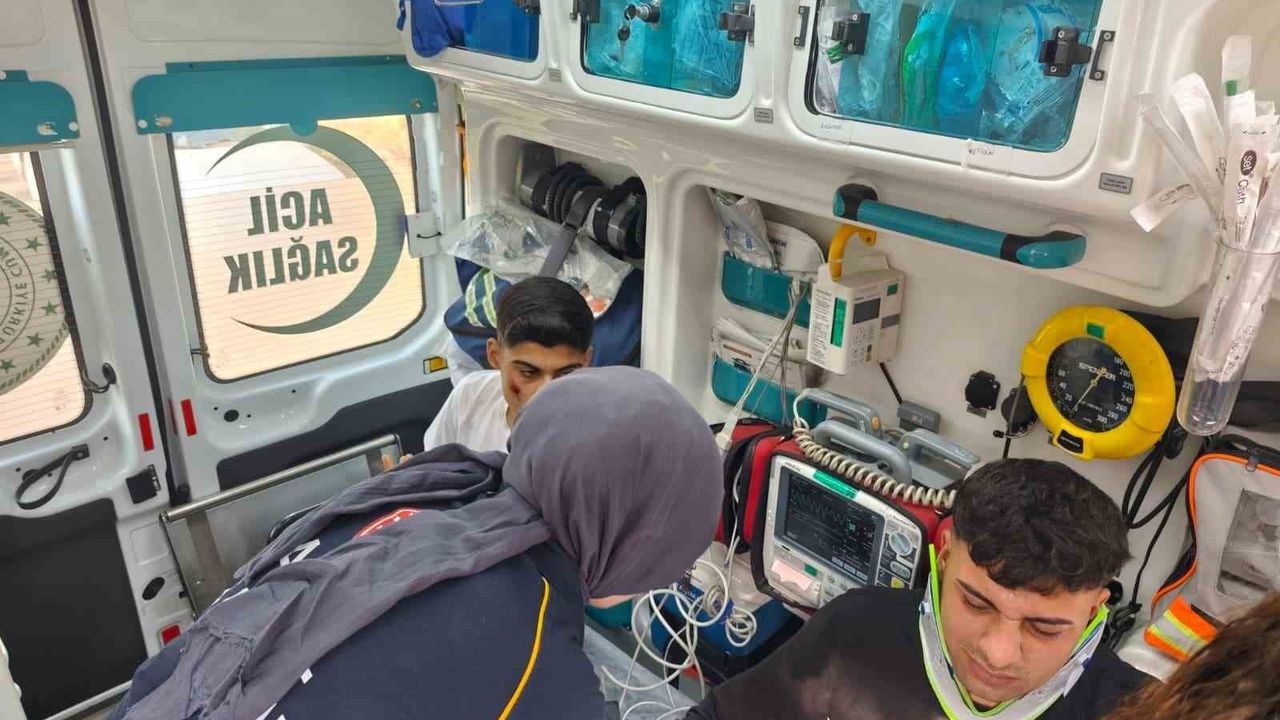 Uçurumda Motosiklet Kazası: 2 Yaralı