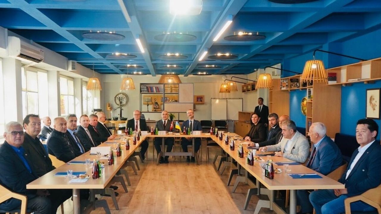 Ukrayna Büyükelçisi Dzhelialov'dan Eskişehir Sanayi Odası'na Ziyaret