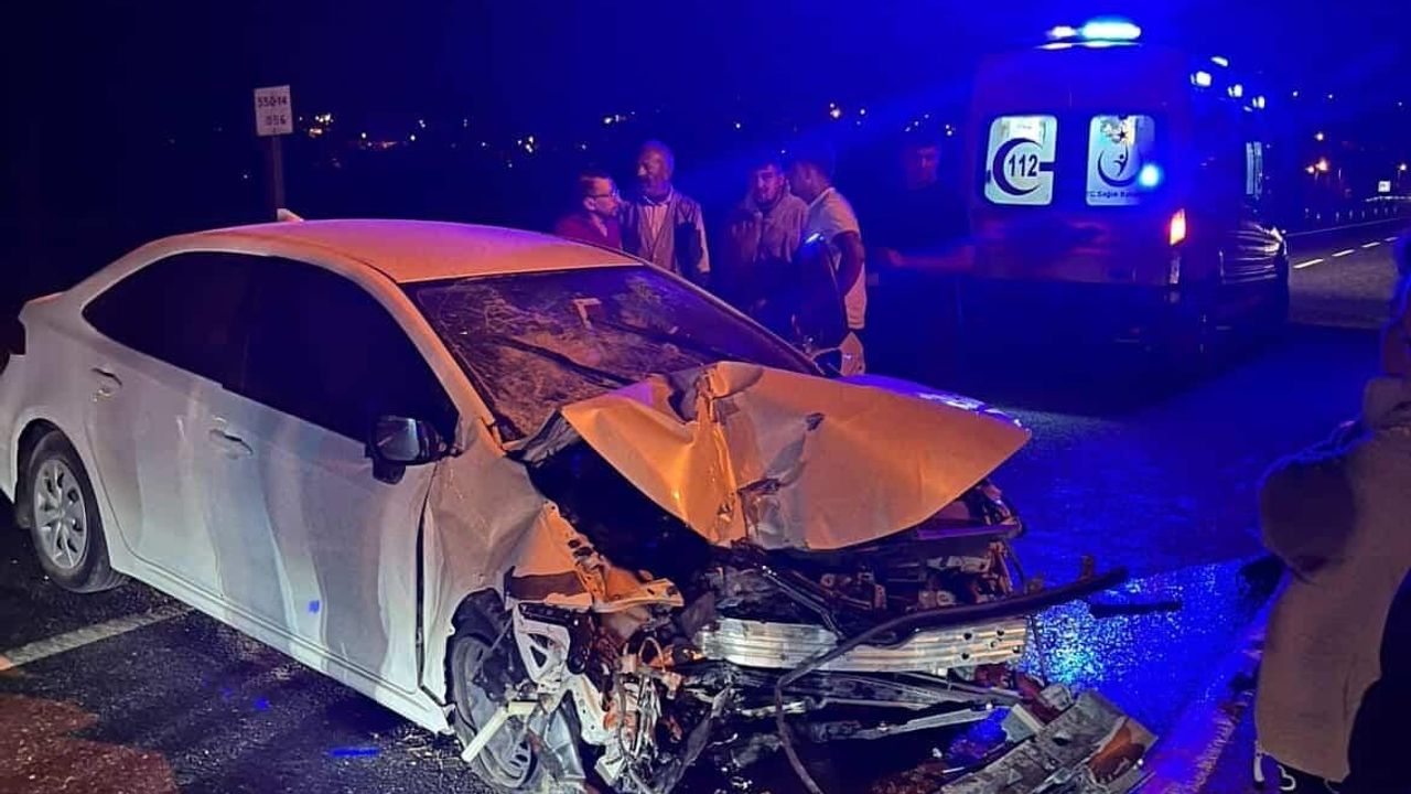 Ula Kızılağaç Mahallesi'nde Trafik Kazası: 3 Yaralı