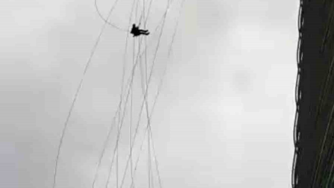 Ümraniye’de Gökdelen Temizliği Sırasında Rüzgar Dehşeti