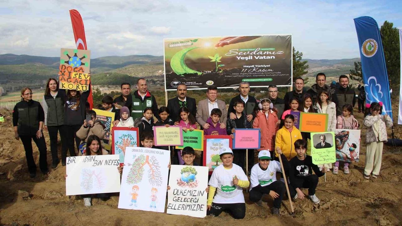 Uşak'ta Milli Ağaçlandırma Günü Coşkuyla Kutlandı