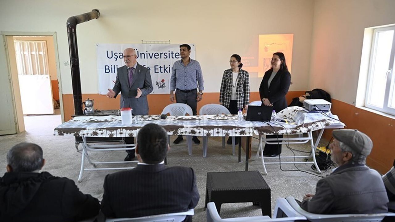 Uşak Üniversitesi Yeniköy'de Tarım ve Hayvancılık Etkinliği Düzenledi