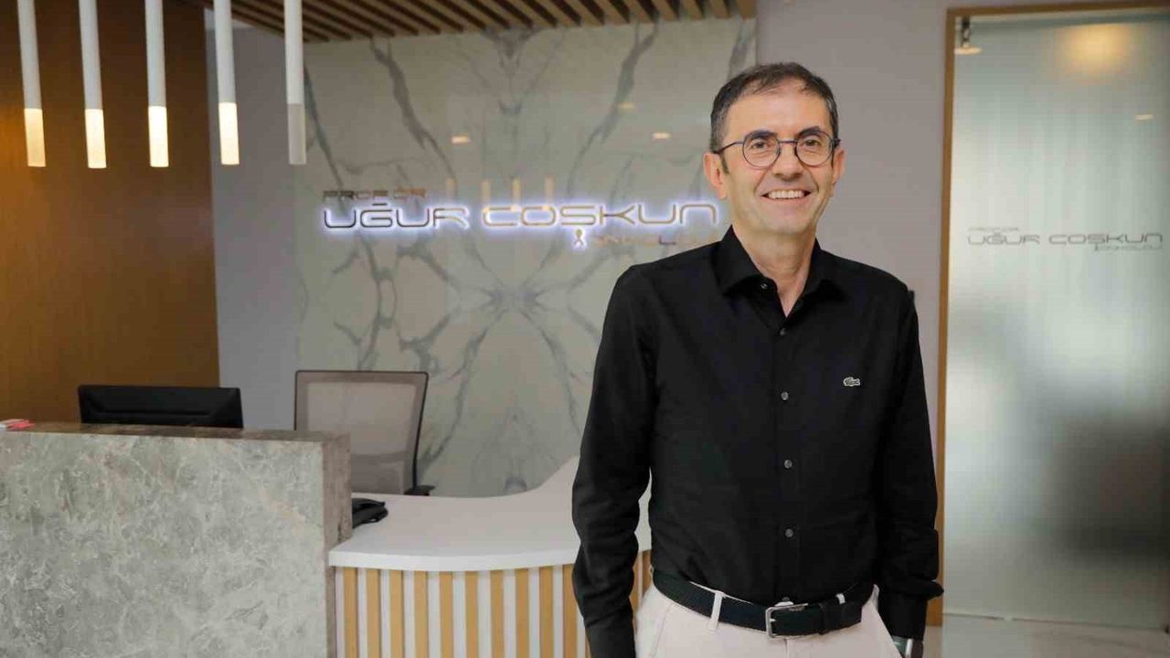 Uzman Uyarıyor: İşlenmiş Gıdalar Erken Dönemde Bağırsak Kanseri Riskini Artırıyor