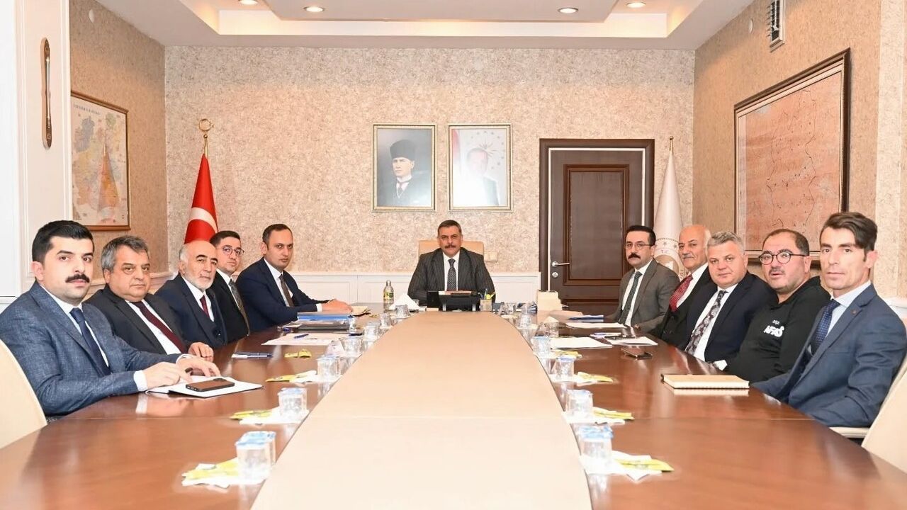 Uzundere'deki Heyelan Durumu Değerlendirildi