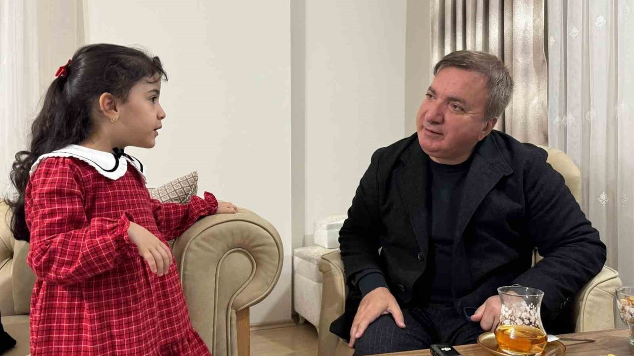Vali Aydoğdu'dan Minik Beyza'ya Sıcak Ziyaret
