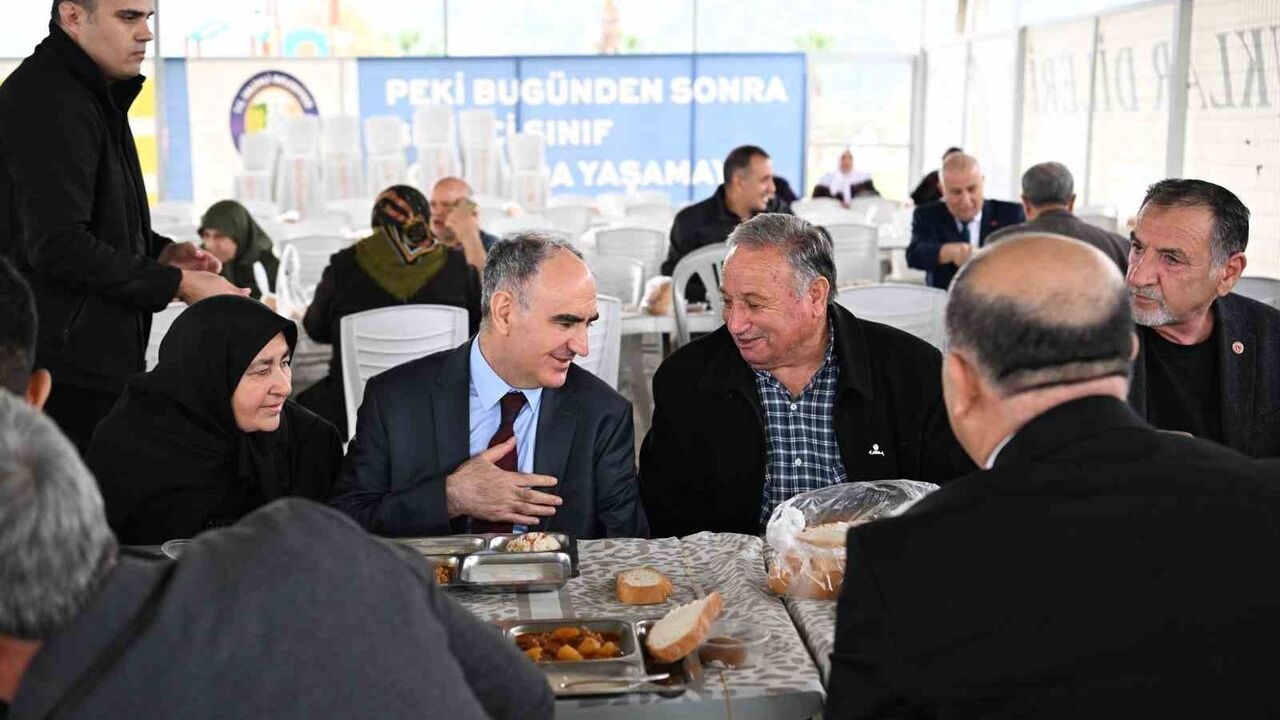 Vali Özkan Şehit Aileleri ve Gazilerle Buluştu