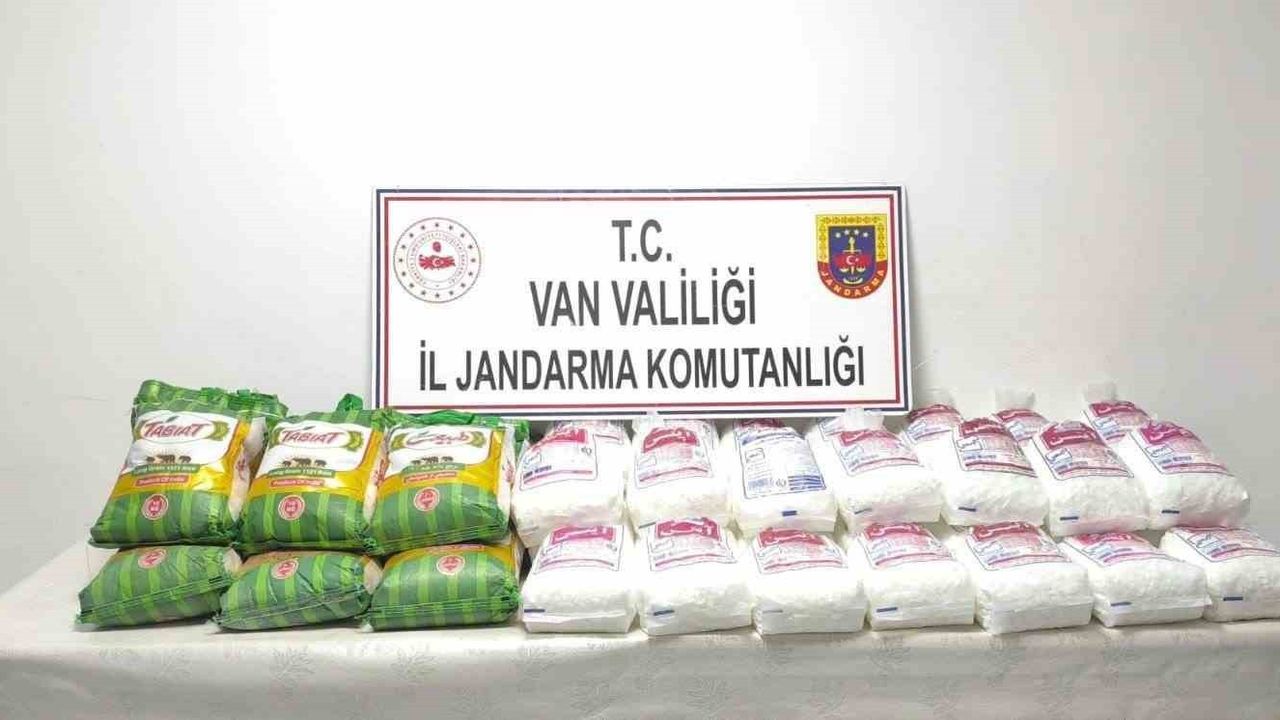 Van'da Kaçak Eşya Operasyonu: Jandarma Başarılı Bir Faaliyet Gerçekleştirdi