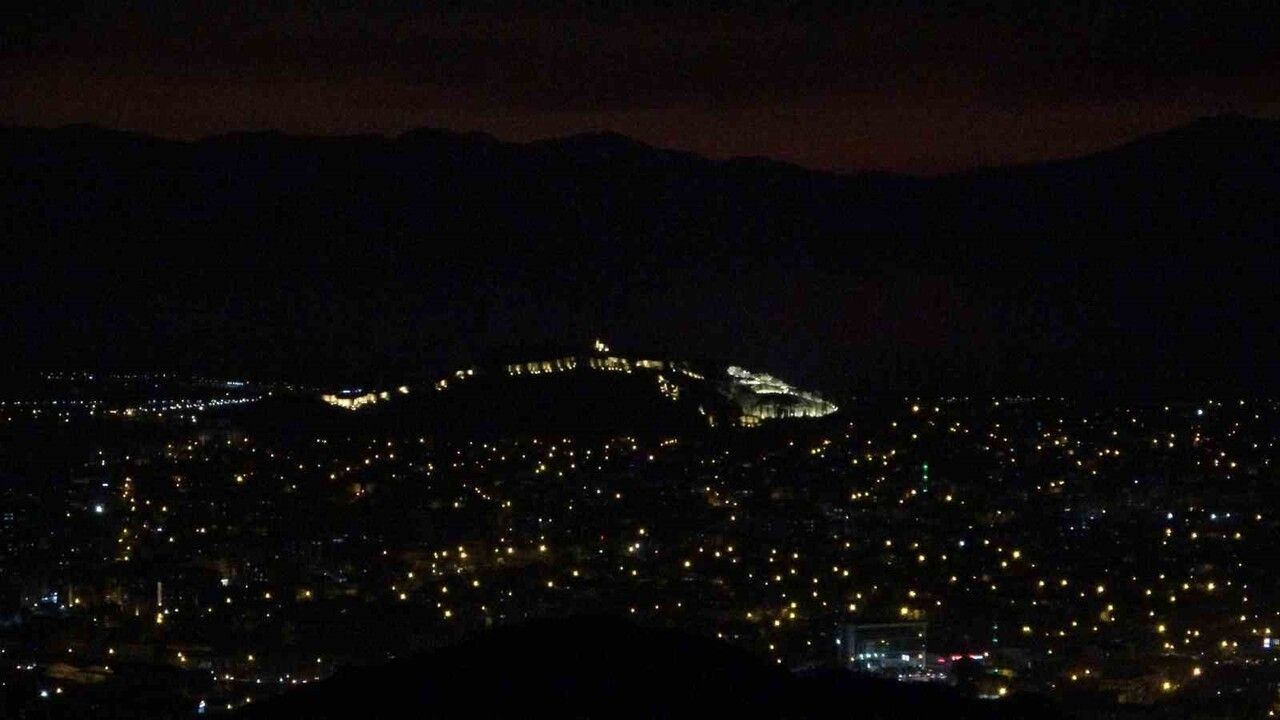 Van'da Muhteşem Günbatımı Manzarası