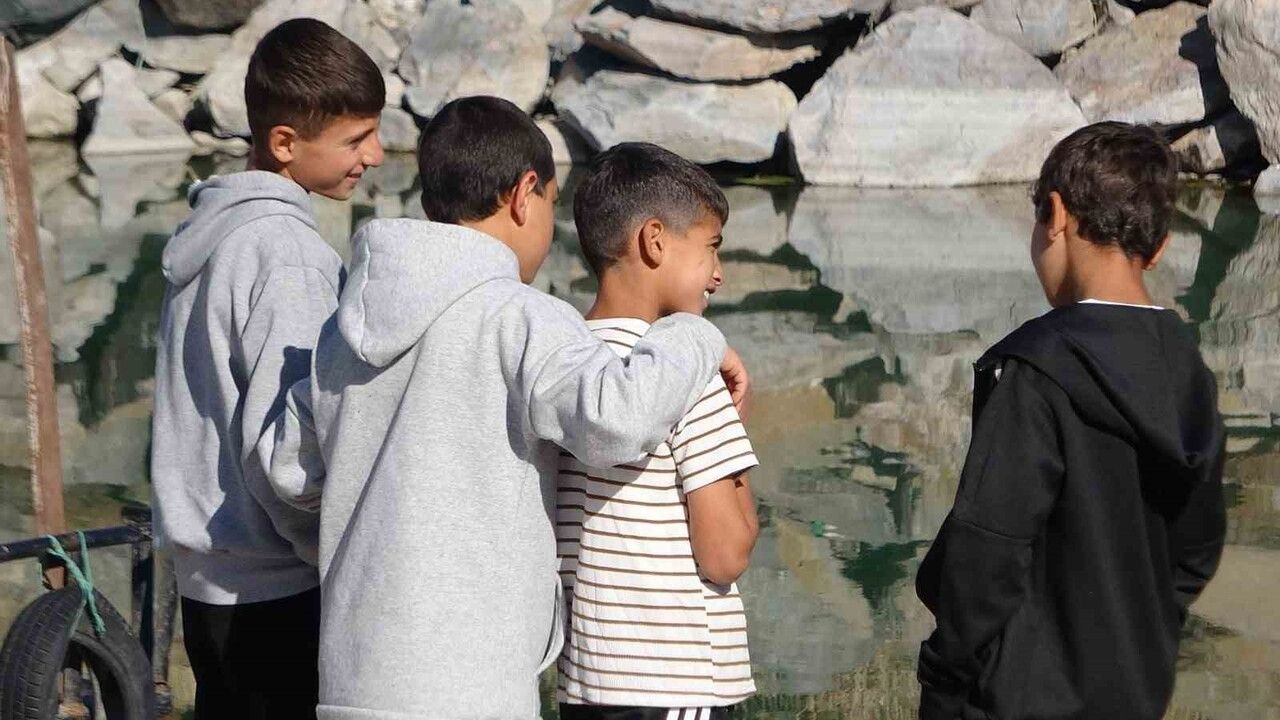 Van Gölü'nde Saç Renkleri Değişiyor