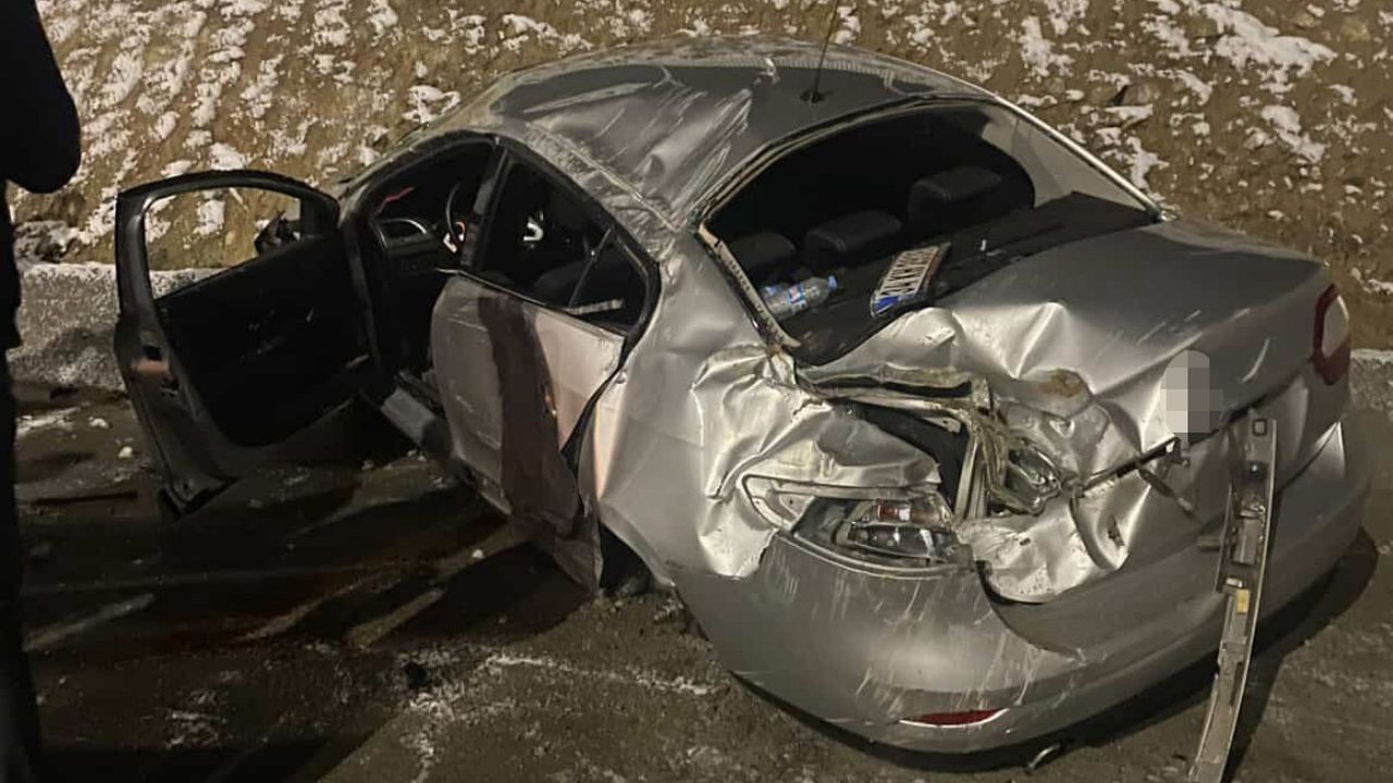 Van-Hakkari Karayolunda Trafik Kazası: 2 Yaralı