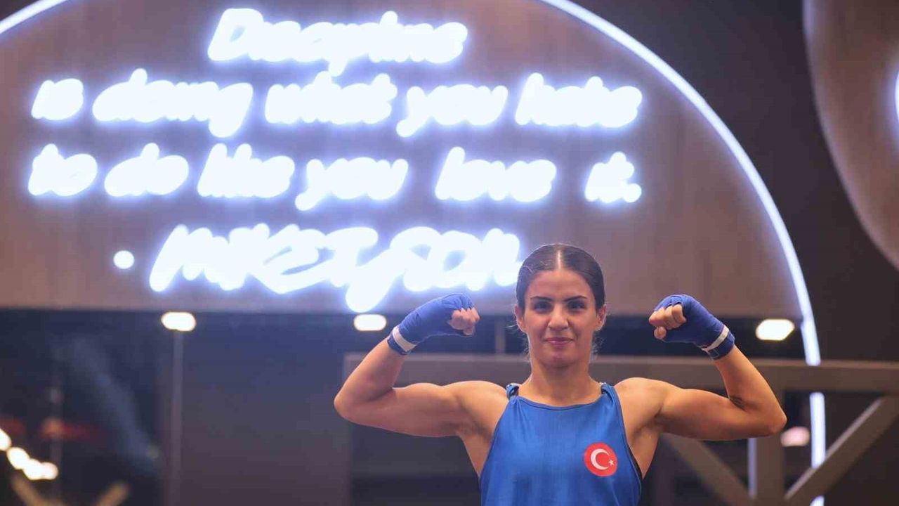 Vanlı Boksör Evin Erginoğuz'dan Altın Madalya ile Gururlandıran Başarı