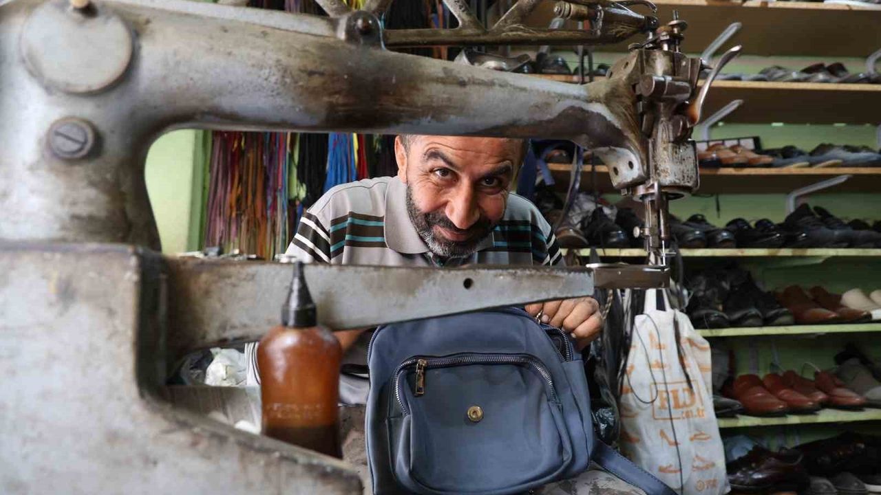 Viral Video ile Gündeme Gelen Ayakkabı Boyacısı Harun Akdoğan: Aile İçin Yıl Boyu Mücadele