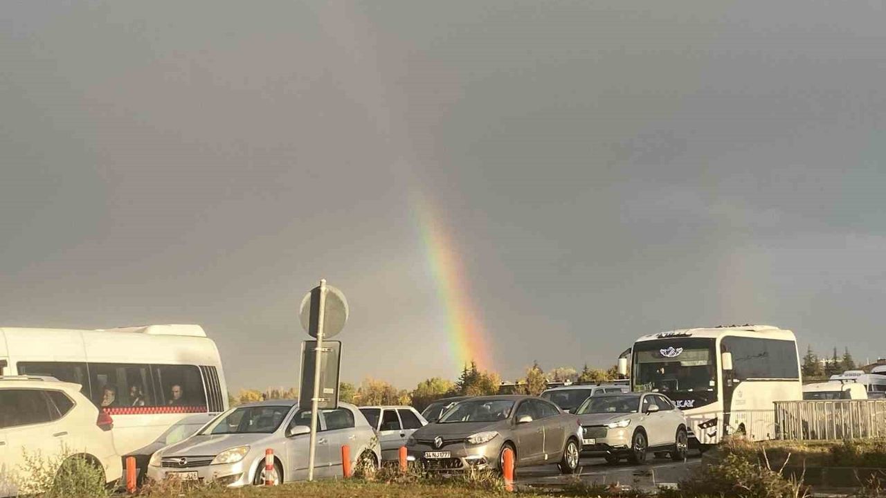 Yağmur Sonrası Gökkuşağı Eskişehir'i Aydınlattı