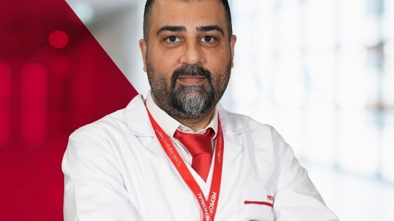 Yakın Mesafeden Okuma Sonrası Baş Ağrısına Dikkat: Presbiyopi ve Tedavi Yöntemleri